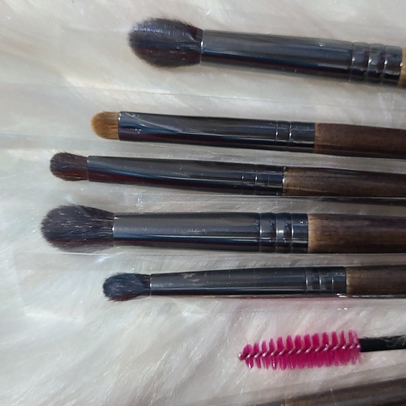 EYESHADOW BRUSH BUNDLE FOR SALE - Picture 4 of 4